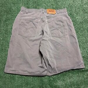 Vintage men's Grey Levi's 560 made in USA loose baggy shorts